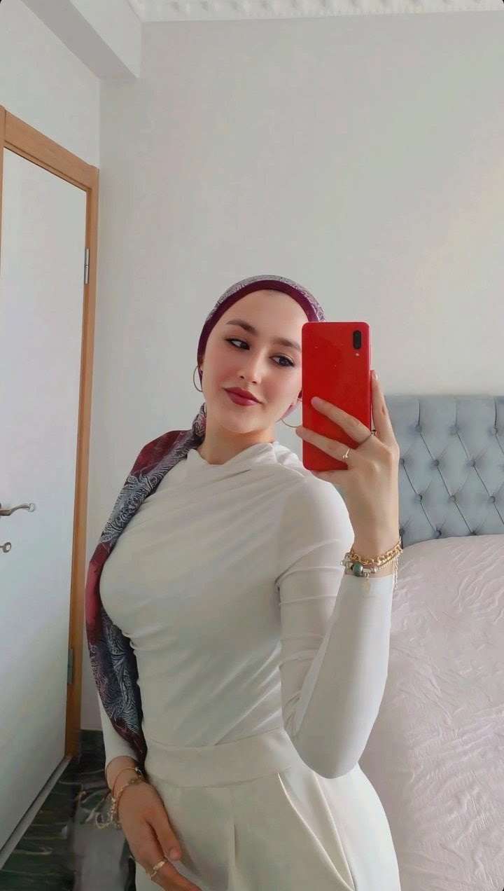 Yeşilyurt Liseli Bayan Escort Bayan Cemre