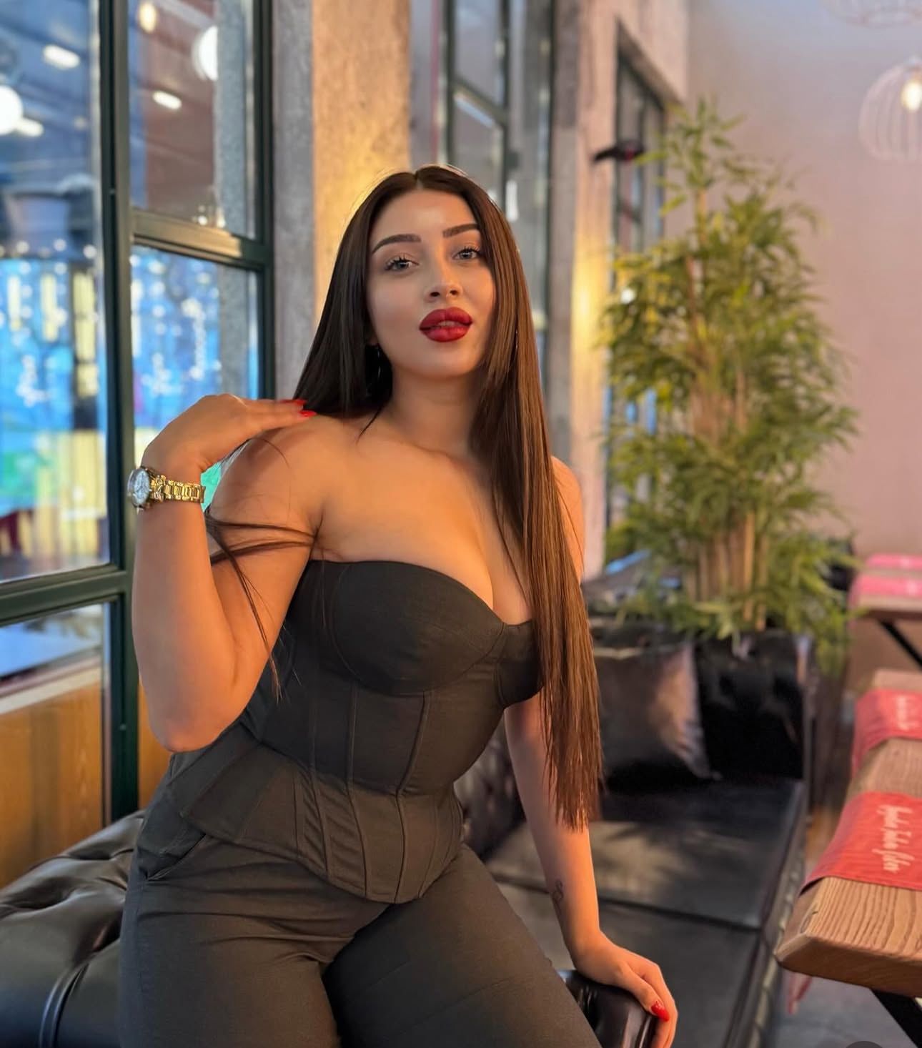 Uğurlu Lider Kadın Escort Bayan Hale